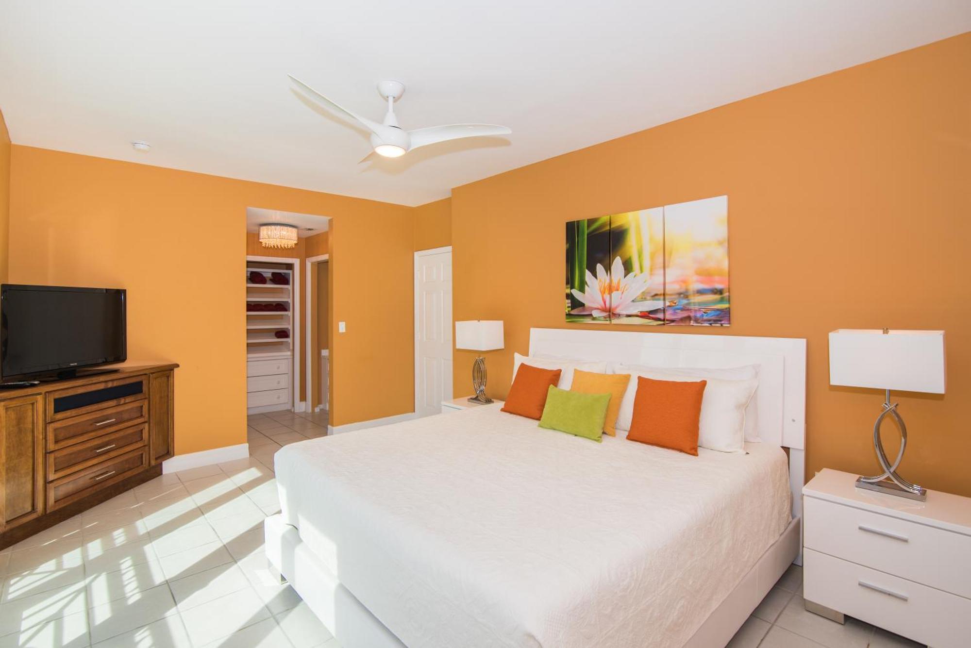 Regal Beach Club George Town Room photo