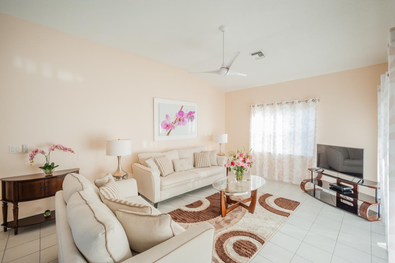 Regal Beach Club George Town Room photo